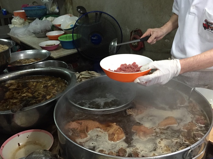 "เตี๋ยวเนื้อ 7 ร้านเด็ดในกรุง" ตะลุยกินแหลก ตัวแตกก็ยอม 2 "เตี๋ยวเนื้อ 7 ร้านเด็ดในกรุง" ตะลุยกินแหลก ตัวแตกก็ยอม