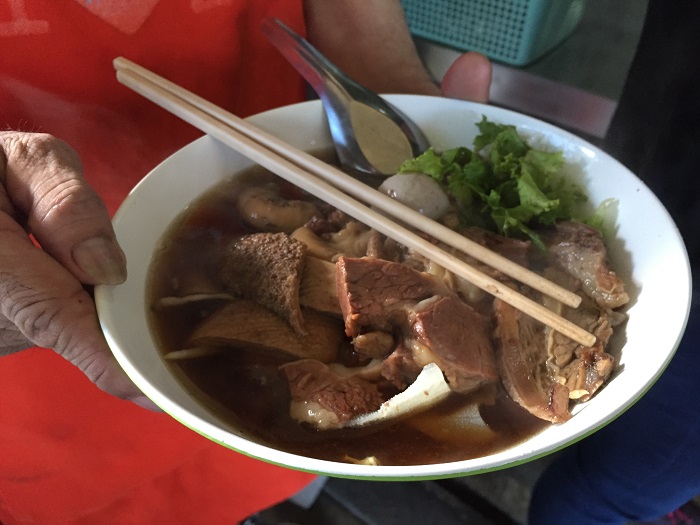 "เตี๋ยวเนื้อ 7 ร้านเด็ดในกรุง" ตะลุยกินแหลก ตัวแตกก็ยอม 9 "เตี๋ยวเนื้อ 7 ร้านเด็ดในกรุง" ตะลุยกินแหลก ตัวแตกก็ยอม
